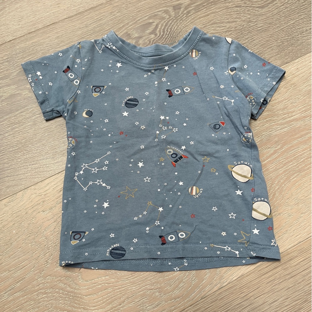 Primark. Boys 18-24 months space tshirt. EUC